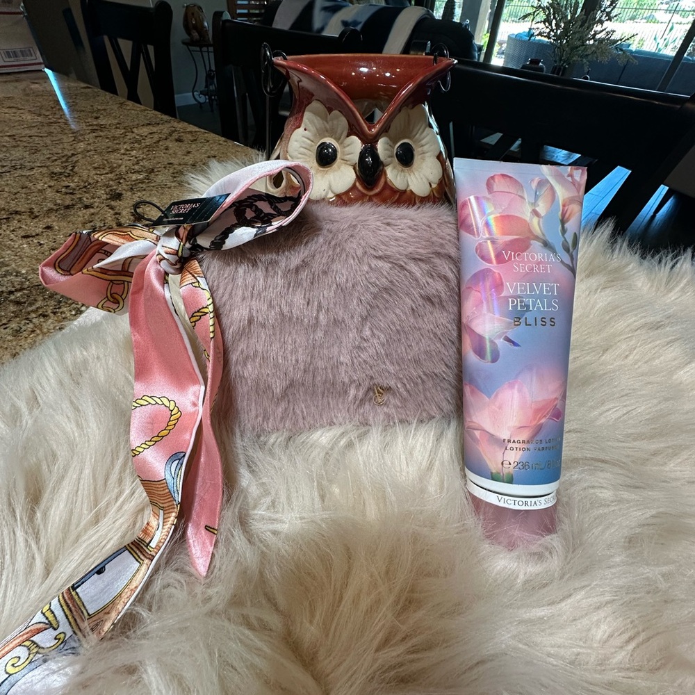 Bundle Pretty in Pink NWT Victoria's Secret Pink Fluffy Bag, Body Lotion &Twilly